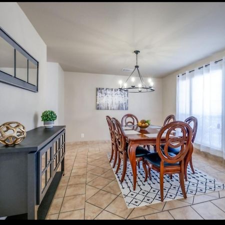 Entire House - Literally Across The Street From Sea World サンアントニオ エクステリア 写真